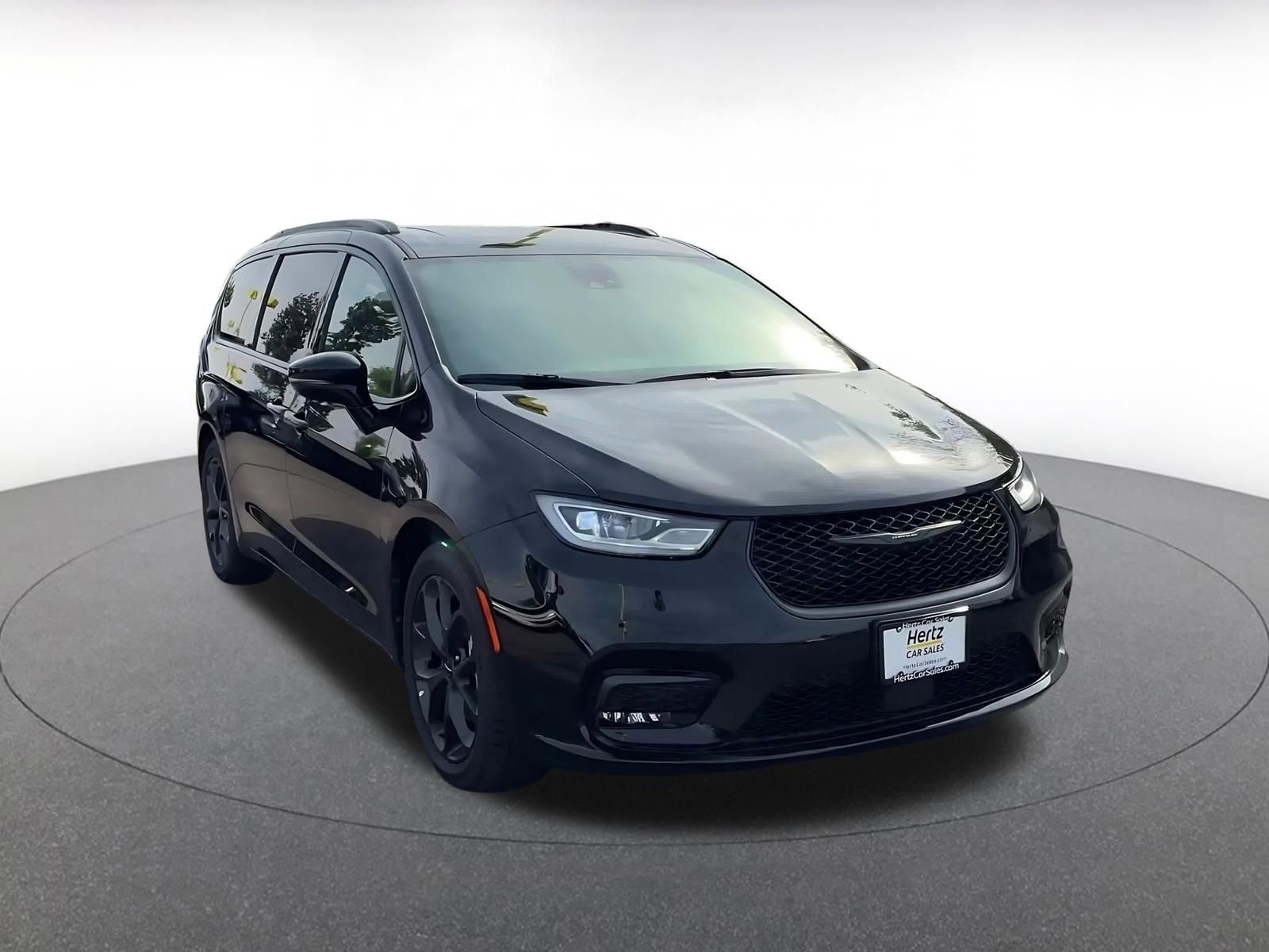 Thumbnail: 2025 Chrysler Pacifica - 3