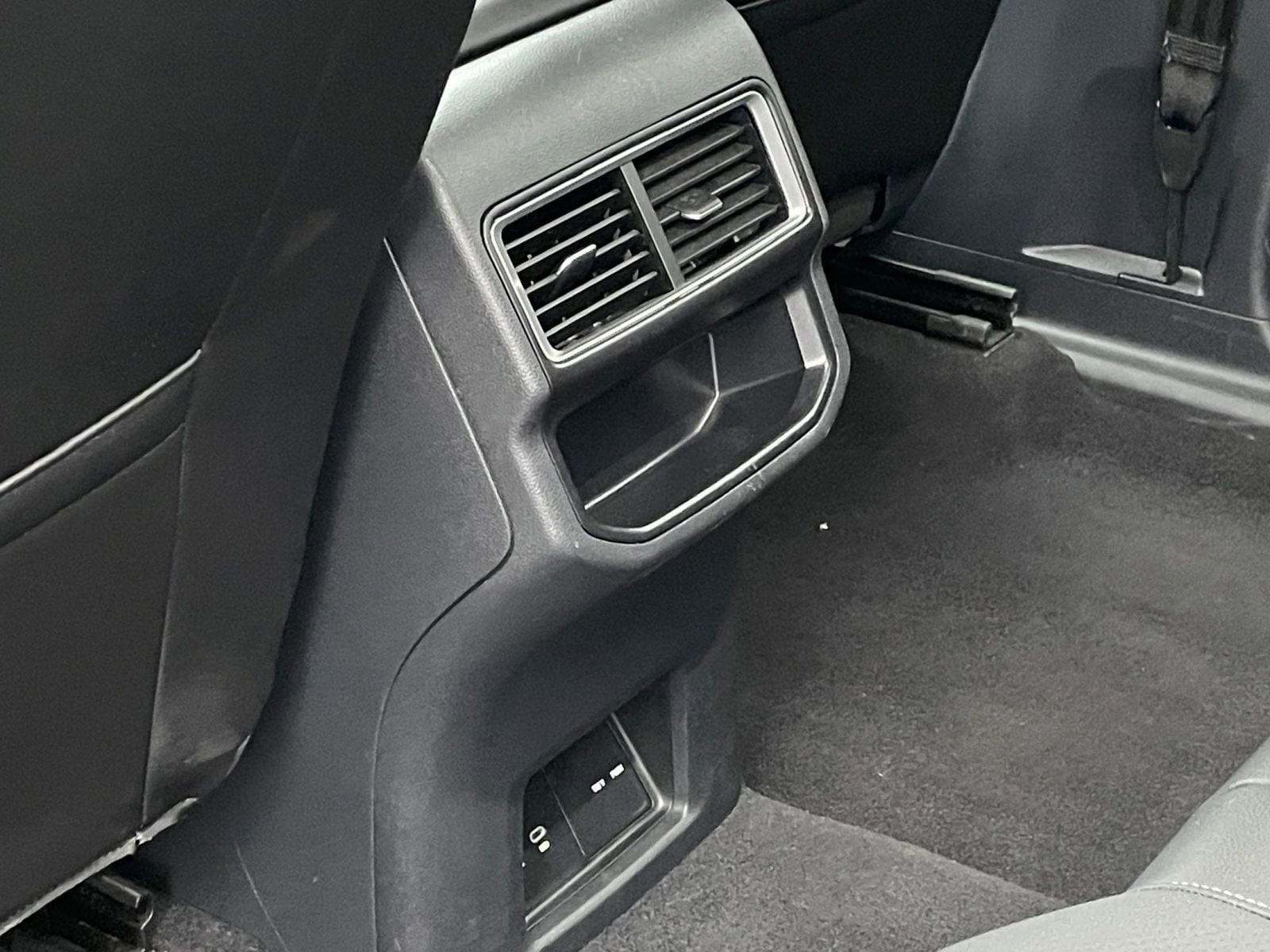 Thumbnail: 2025 Volkswagen Atlas - 25