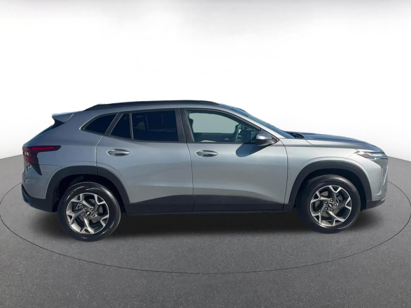 Thumbnail: 2025 Chevrolet Trax - 16