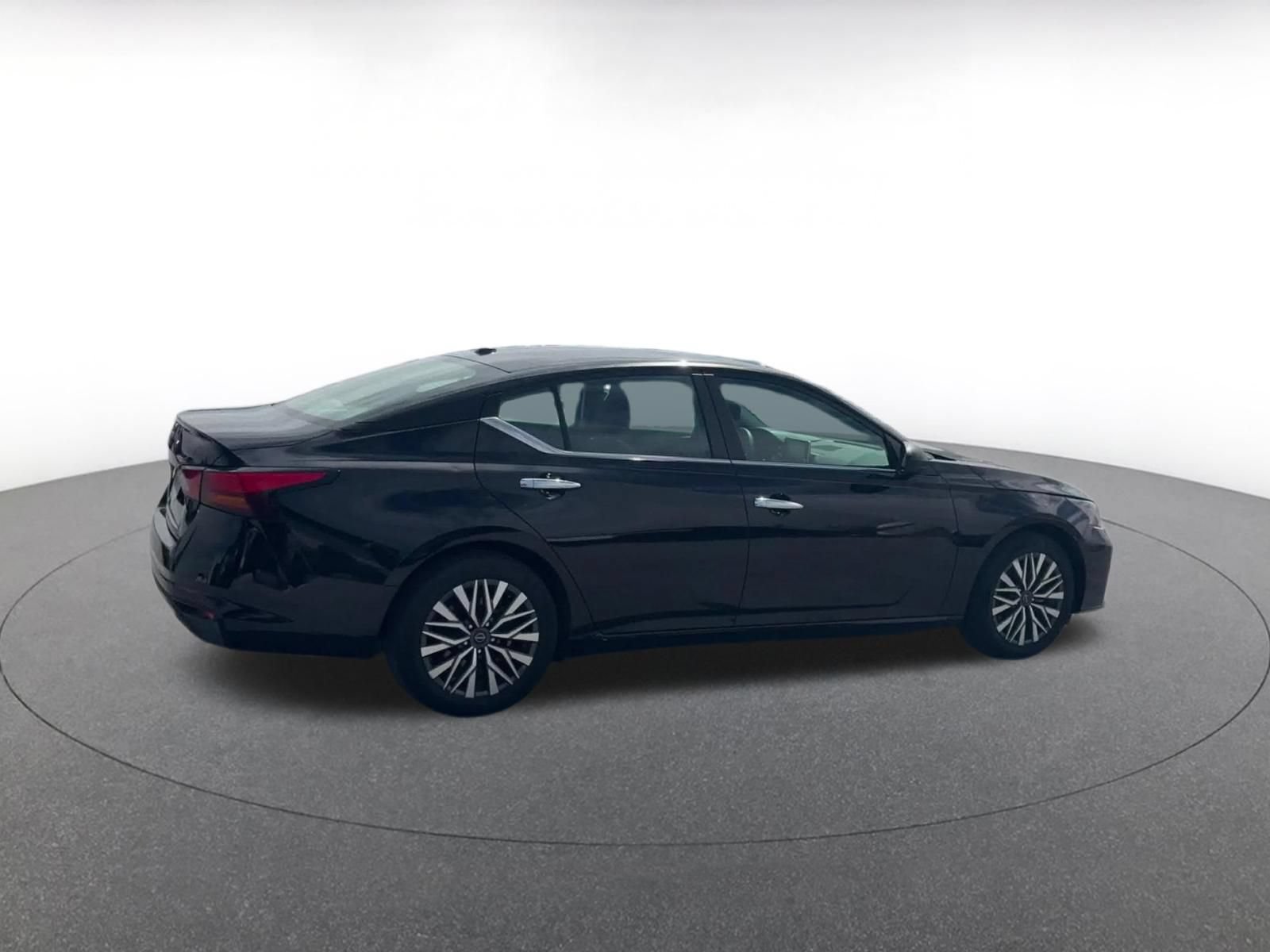 Thumbnail: 2025 Nissan Altima - 12