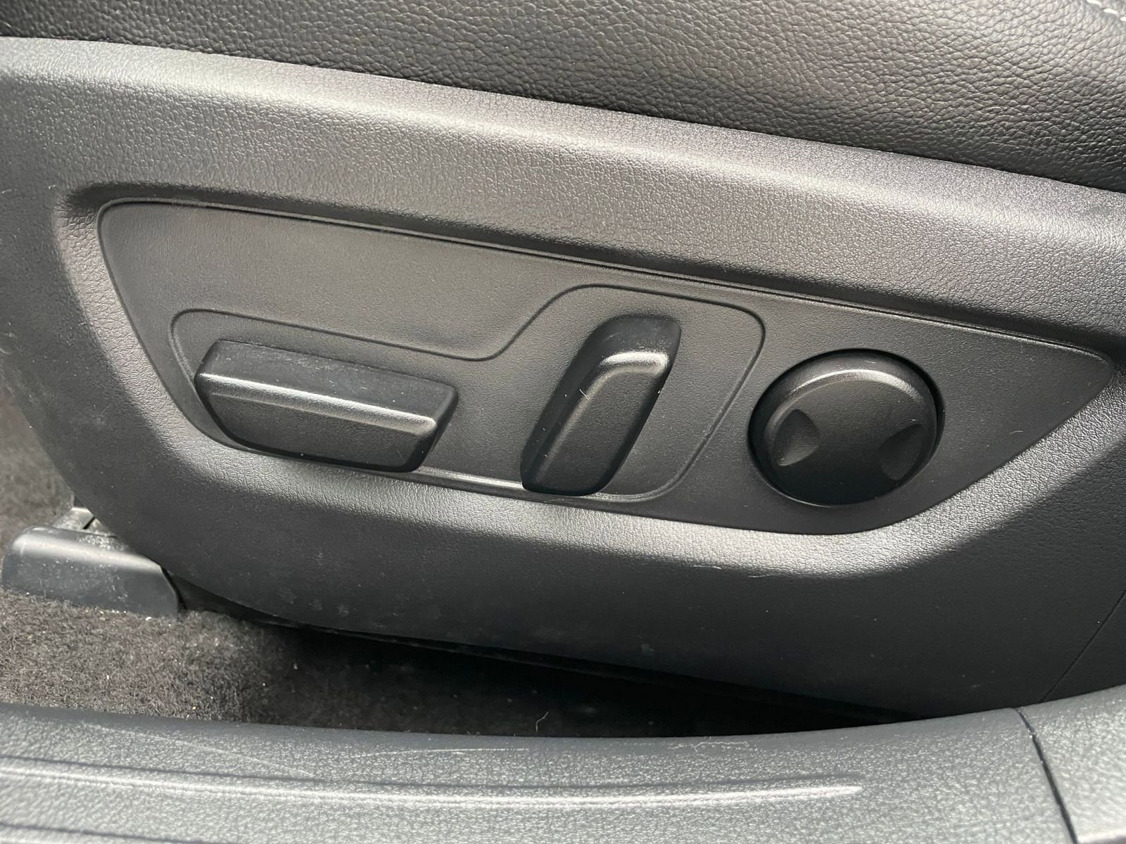 Thumbnail: 2025 Mazda CX-50 - 23