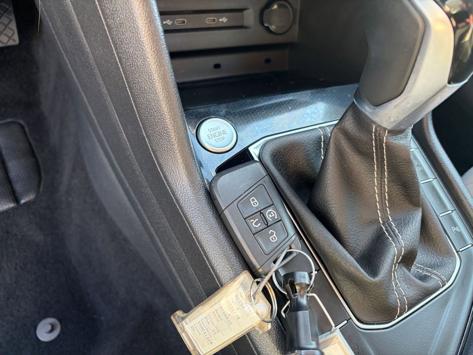 Thumbnail: 2025 Volkswagen Taos - 25