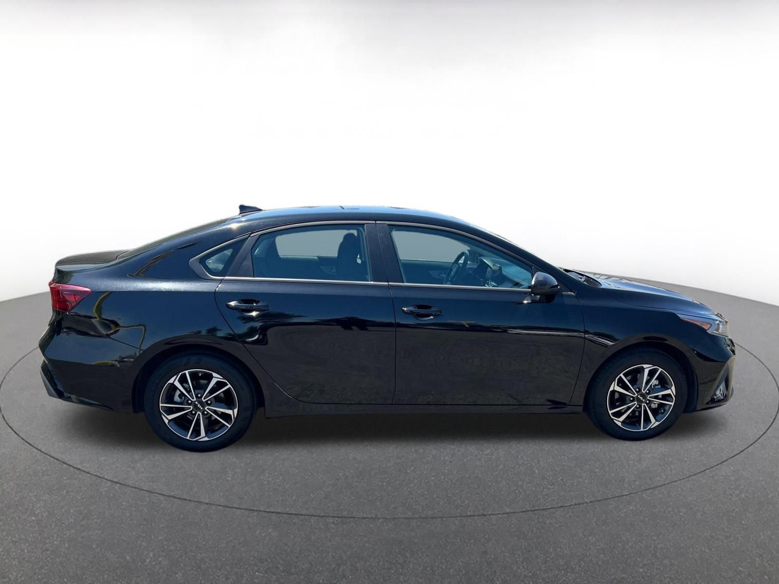 Thumbnail: 2024 Kia Forte - 15
