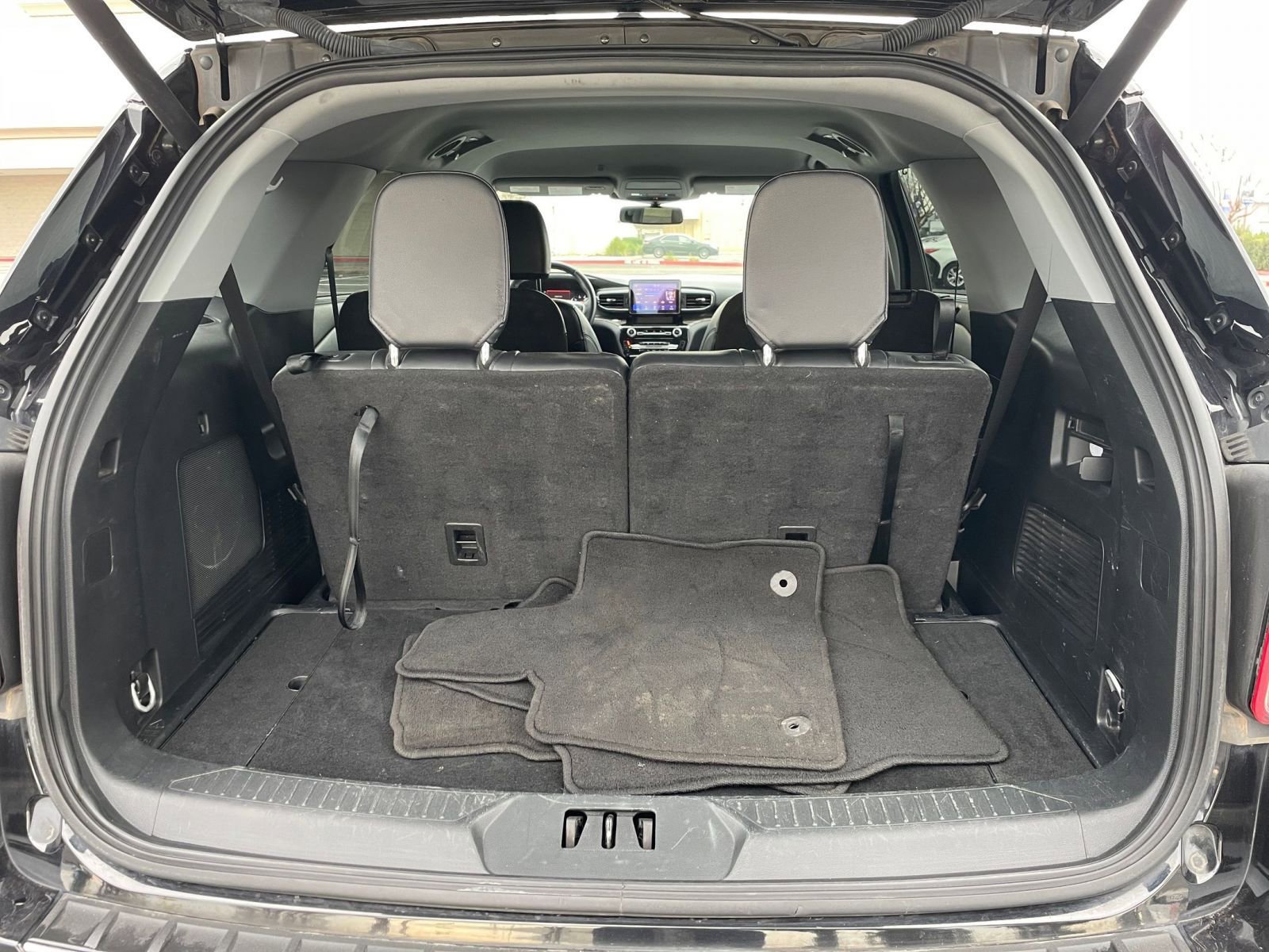 Thumbnail: 2023 Ford Explorer - 31