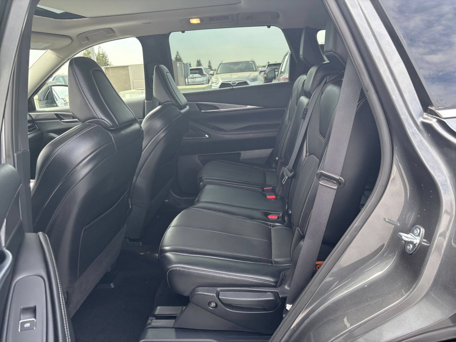 Thumbnail: 2026 INFINITI QX60 - 28