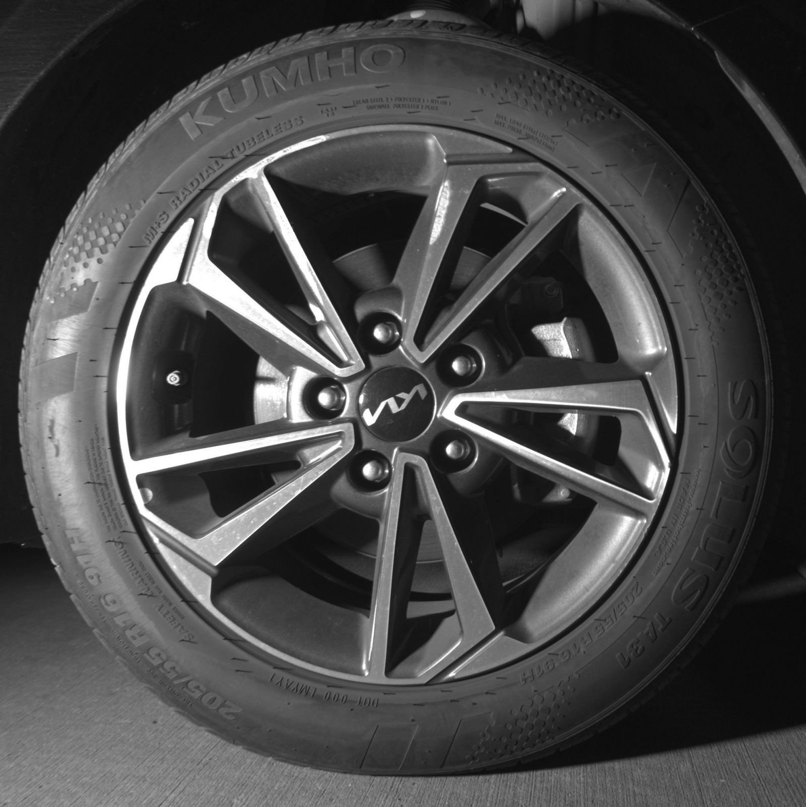 Thumbnail: 2024 Kia Forte - 16