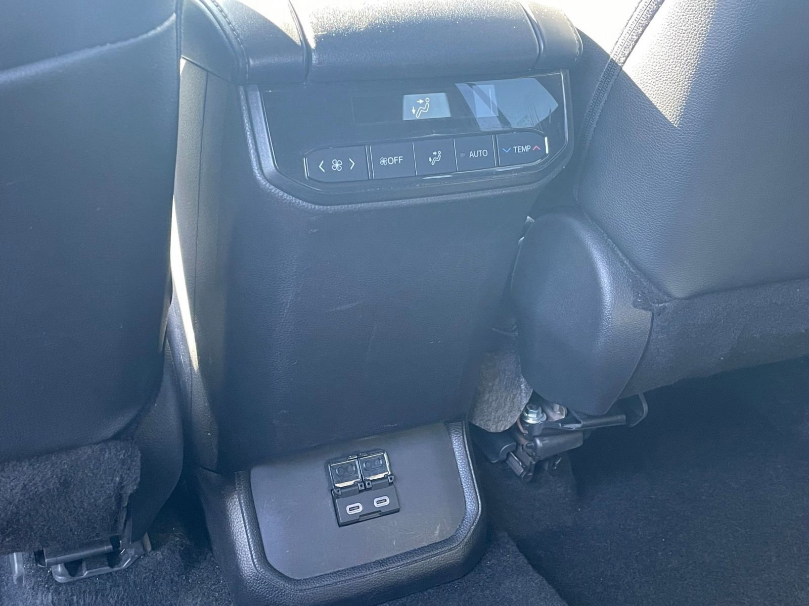 Thumbnail: 2024 Toyota Highlander - 24