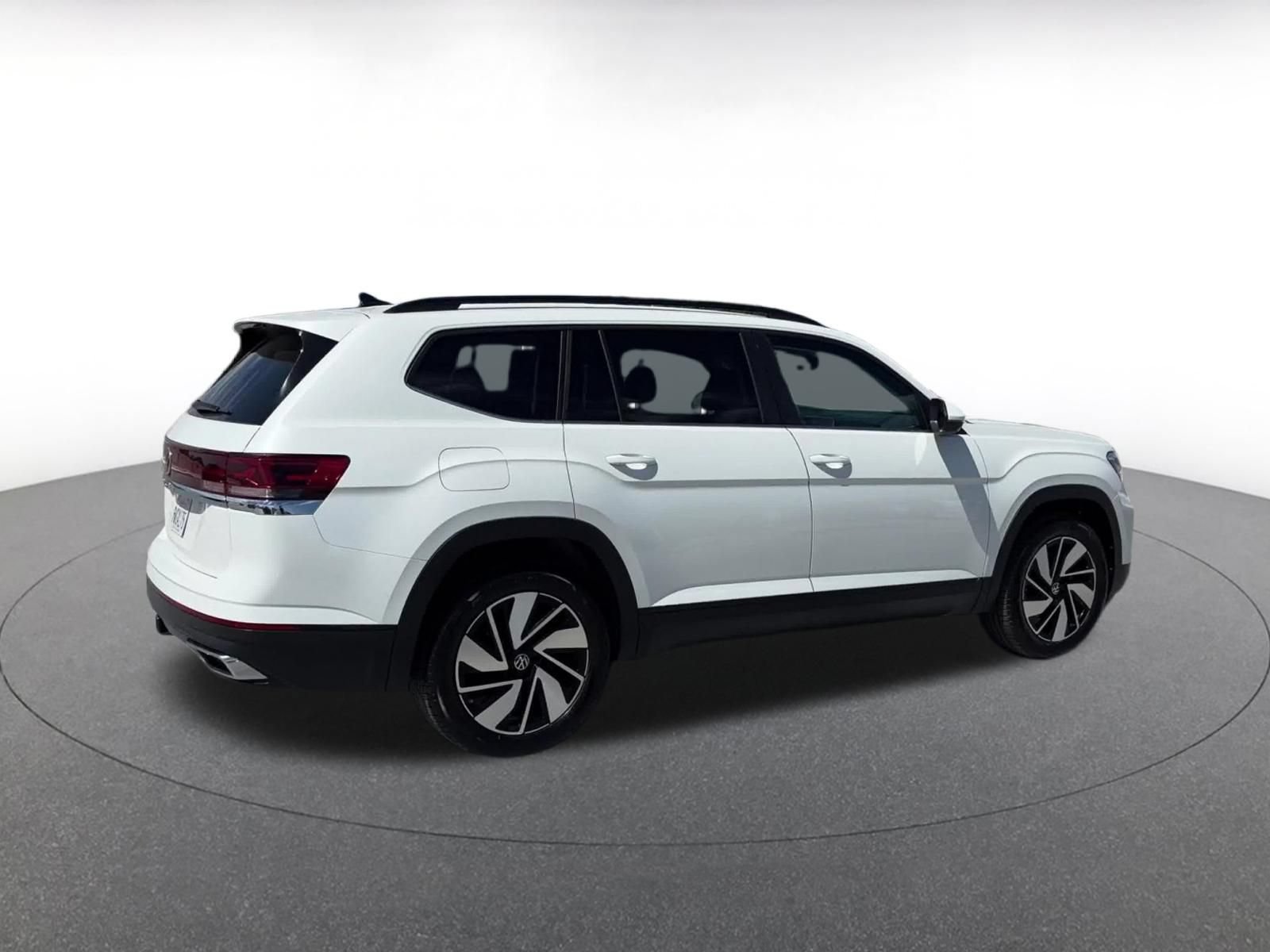 Thumbnail: 2026 Volkswagen Atlas - 14