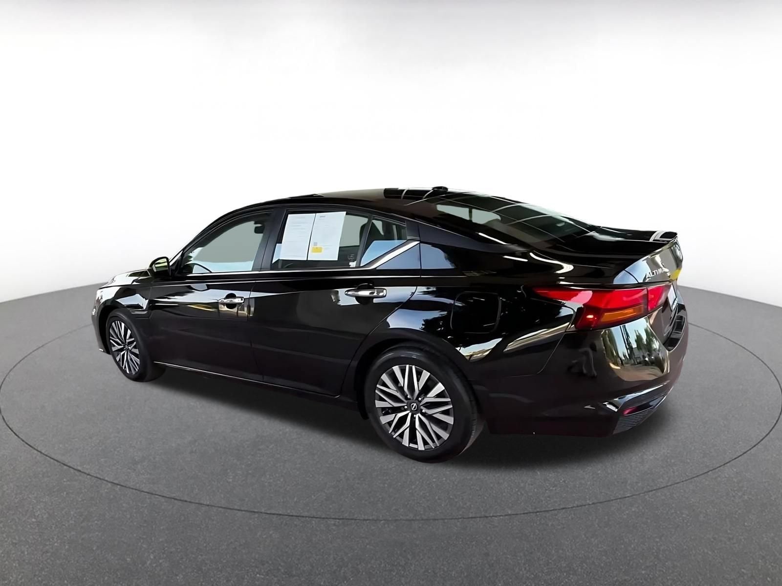 Thumbnail: 2025 Nissan Altima - 8