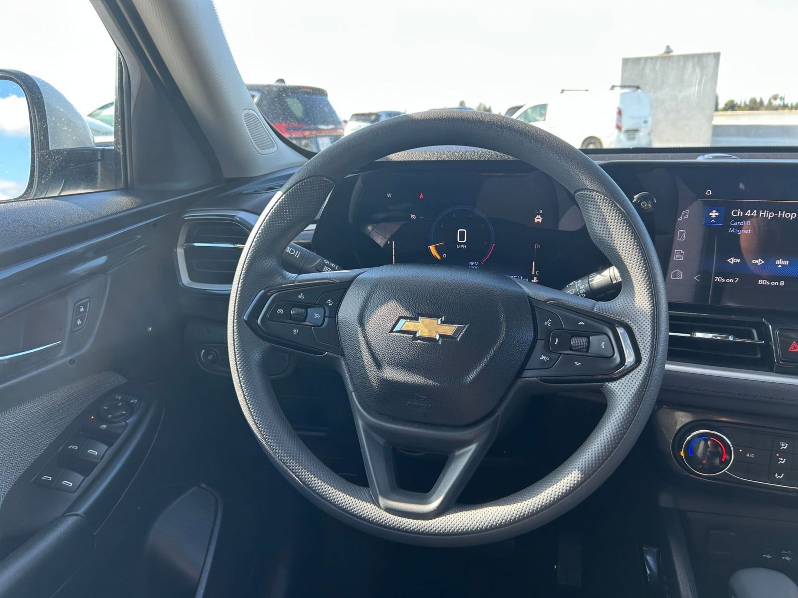 Thumbnail: 2025 Chevrolet TrailBlazer - 32