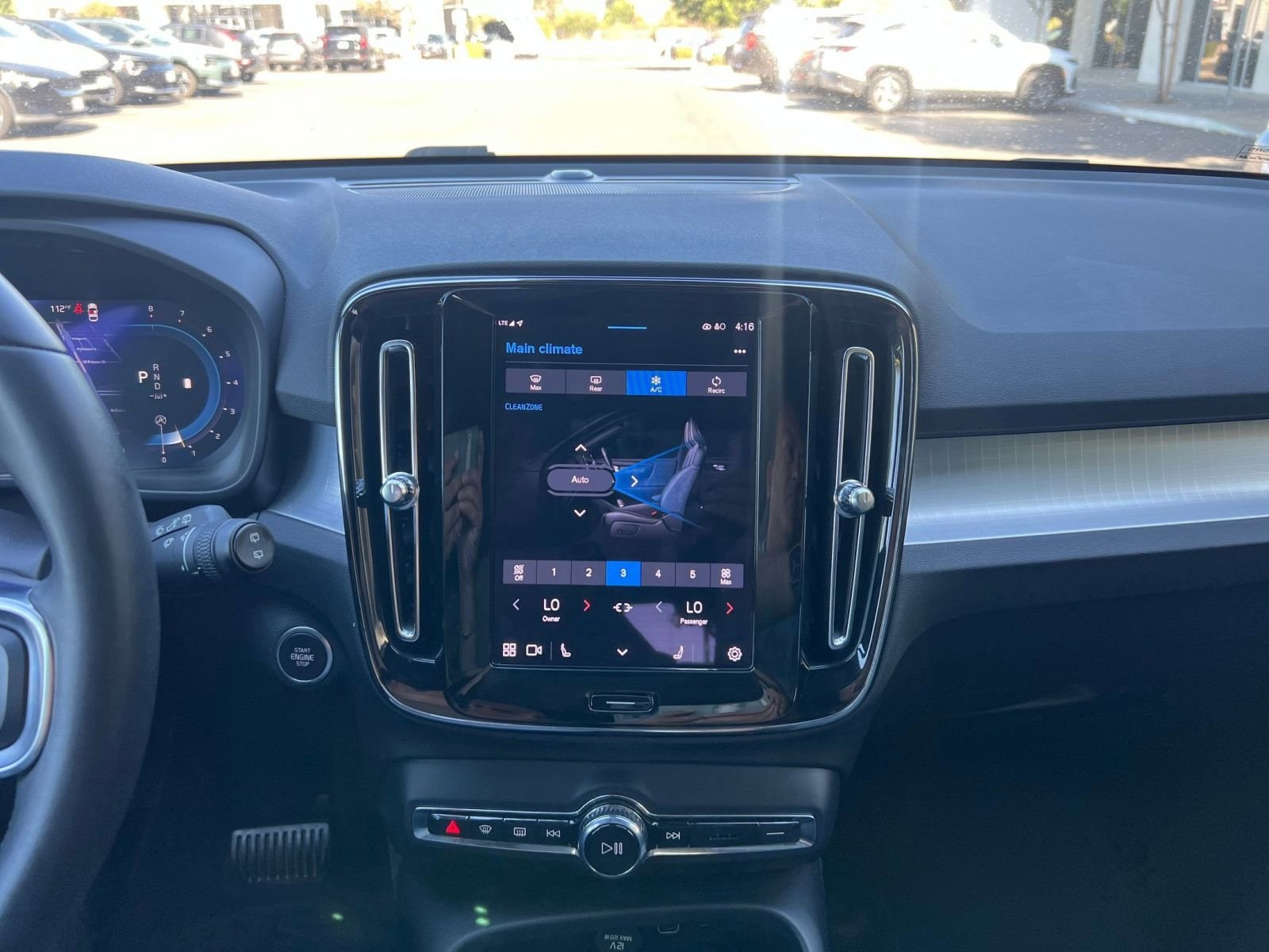 Thumbnail: 2024 Volvo XC40 - 18