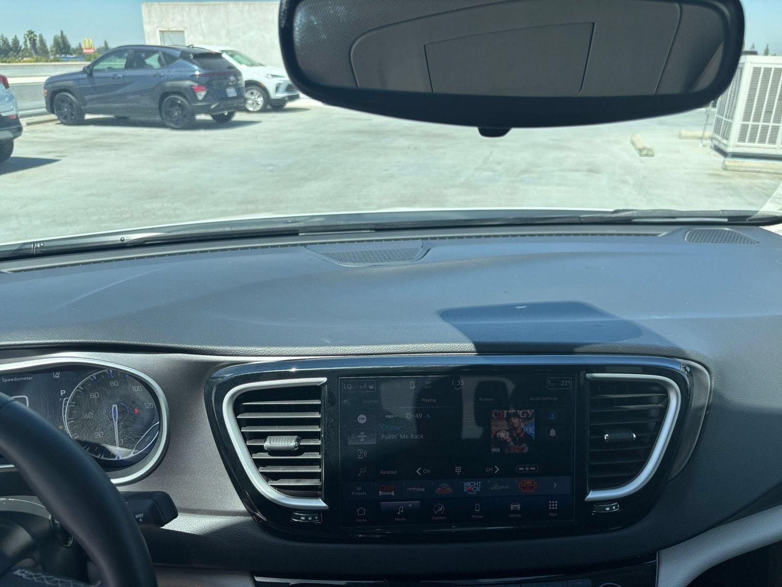 Thumbnail: 2024 Chrysler Pacifica - 16