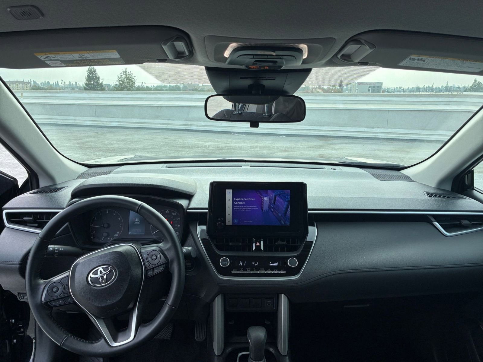 Thumbnail: 2025 Toyota Corolla Cross - 32