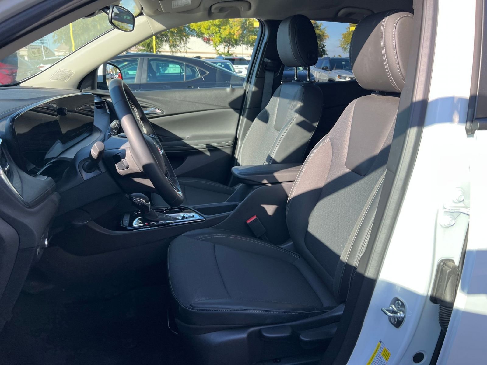 Thumbnail: 2025 Buick Encore GX - 24