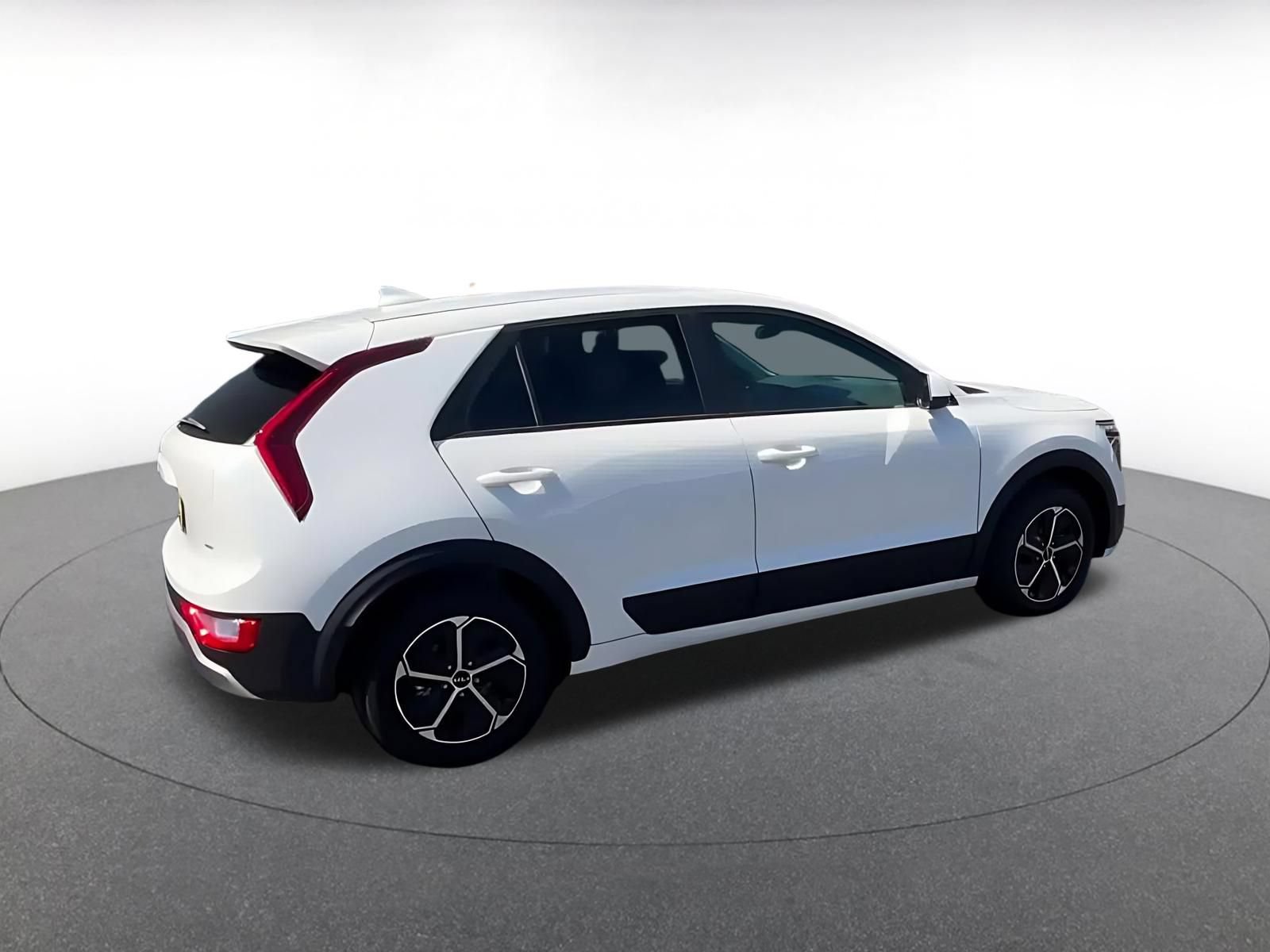 Thumbnail: 2026 Kia Niro - 14