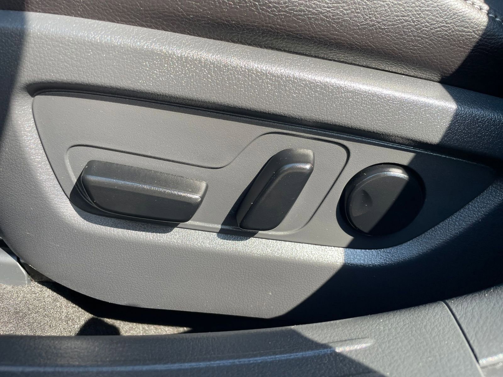 Thumbnail: 2025 Mazda CX-50 - 22