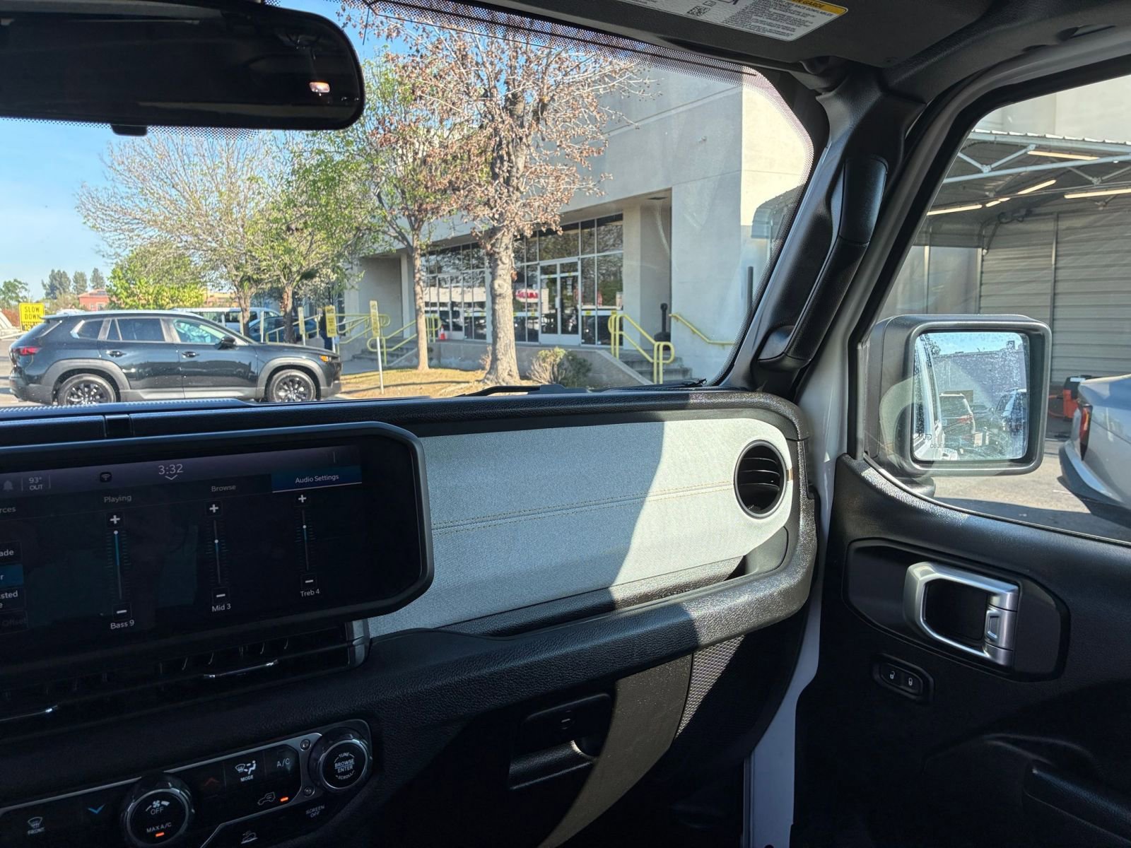 Thumbnail: 2025 Jeep Wrangler - 34