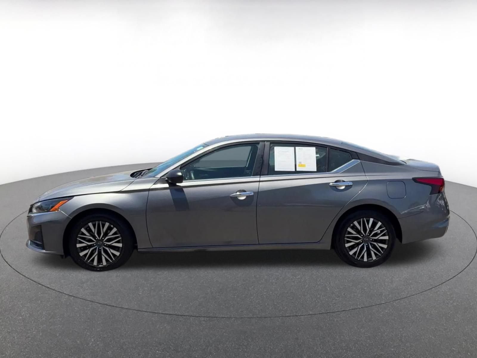 Thumbnail: 2025 Nissan Altima - 9