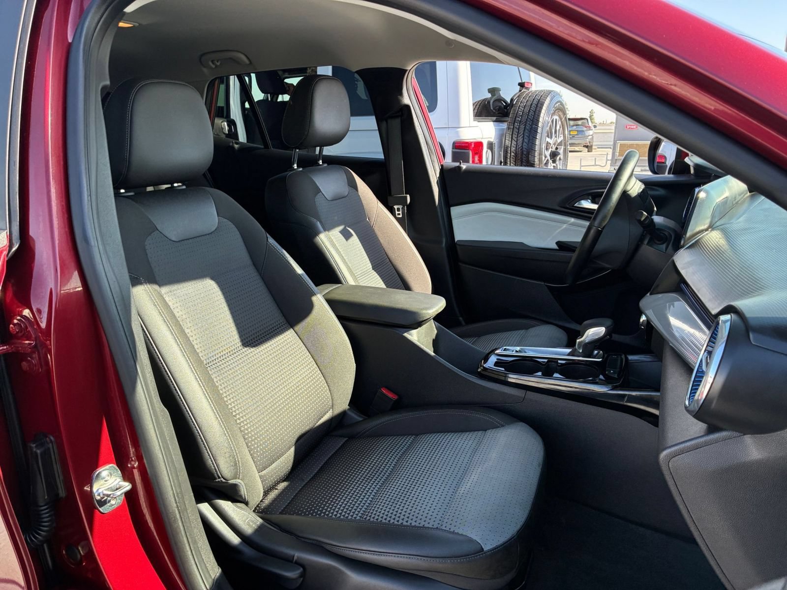 Thumbnail: 2025 Chevrolet Trax - 30