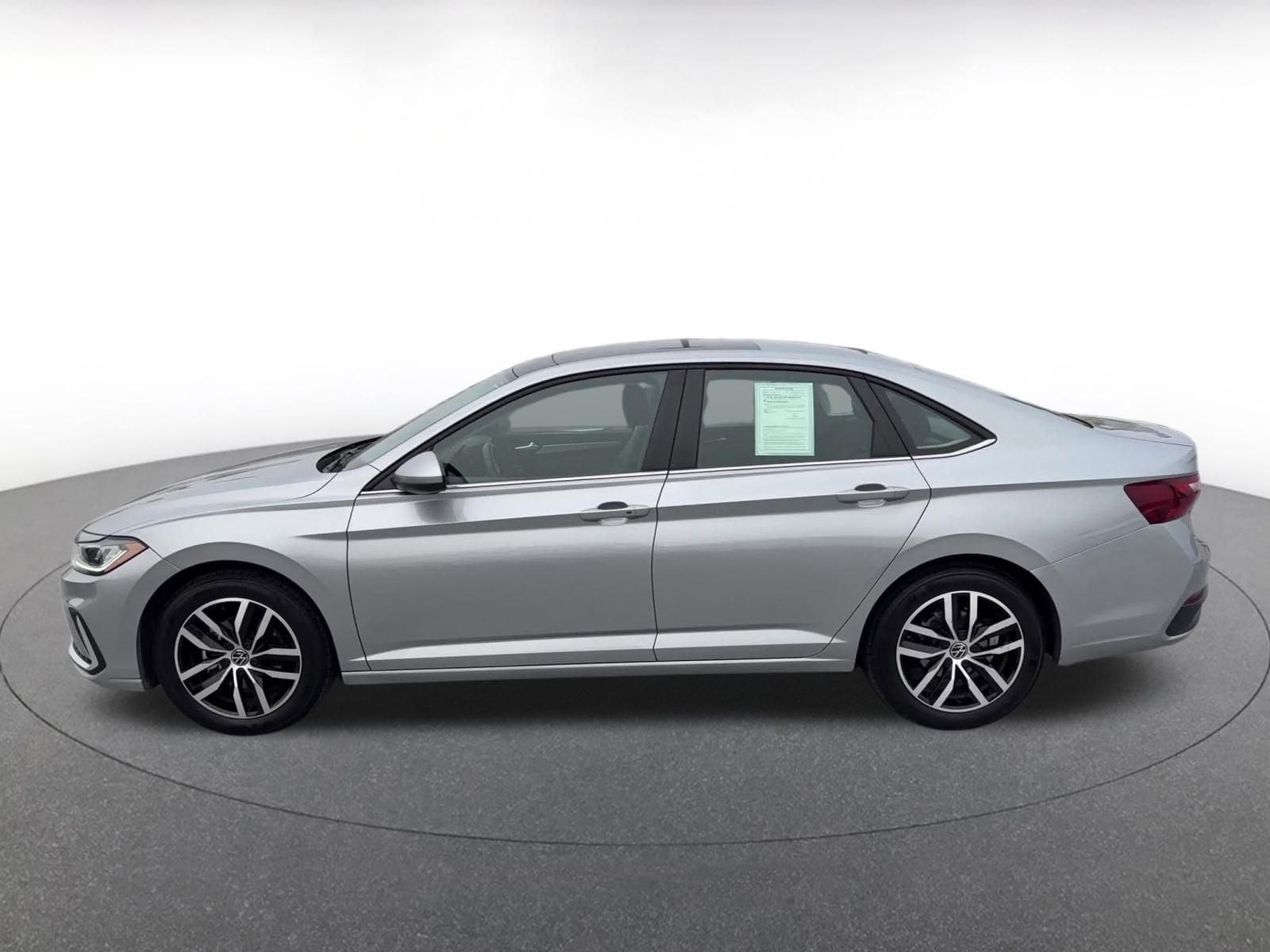 Thumbnail: 2025 Volkswagen Jetta - 9