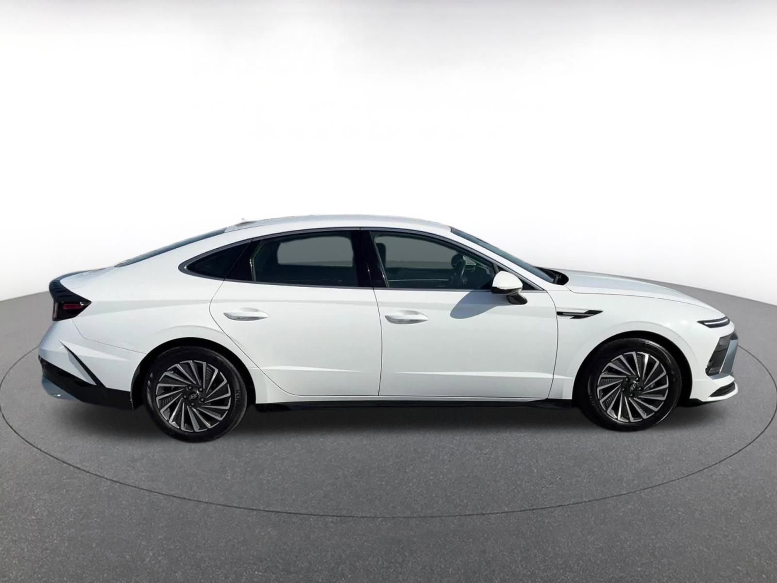 Thumbnail: 2025 Hyundai Sonata - 16