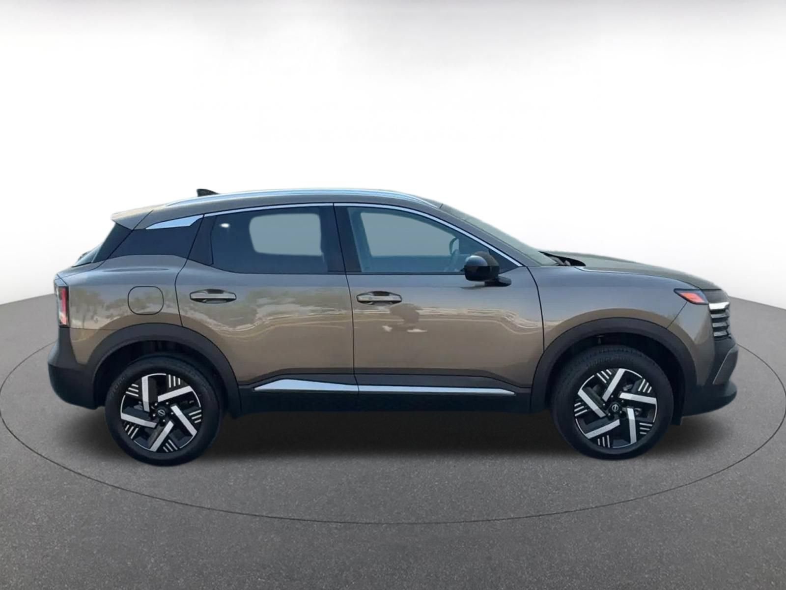 Thumbnail: 2026 Nissan Kicks - 16