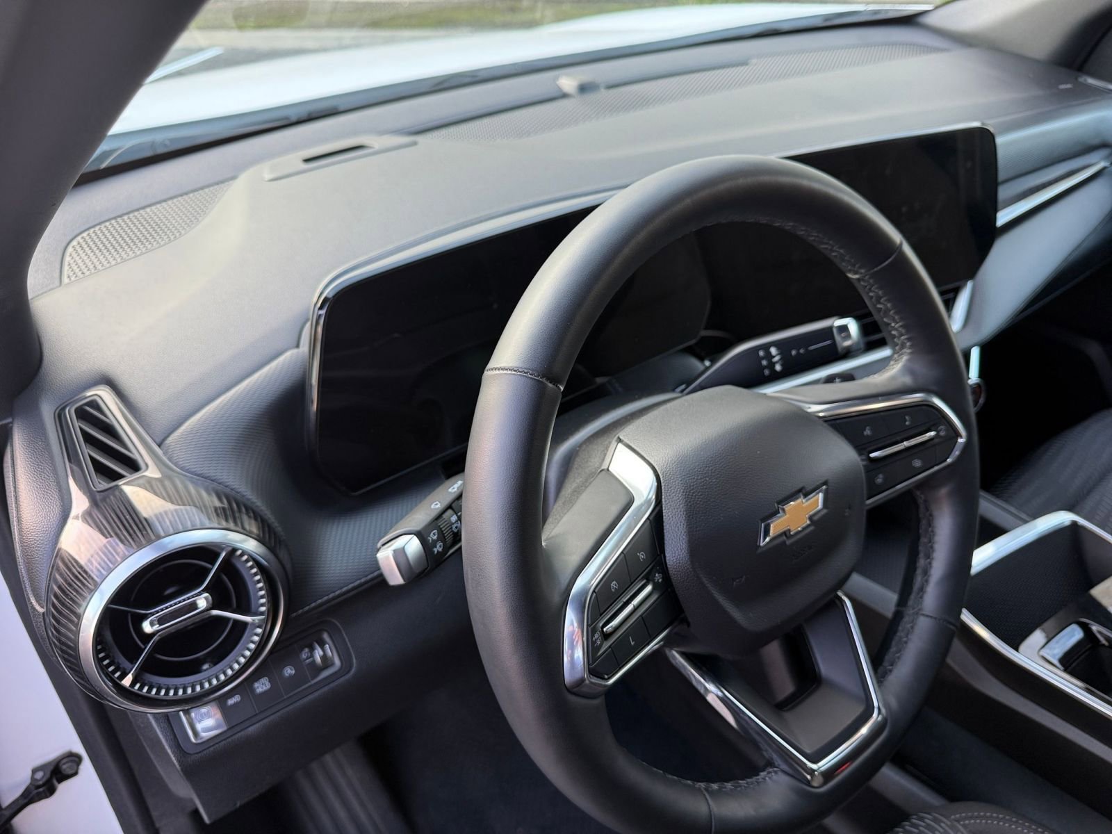 Thumbnail: 2025 Chevrolet Equinox - 32