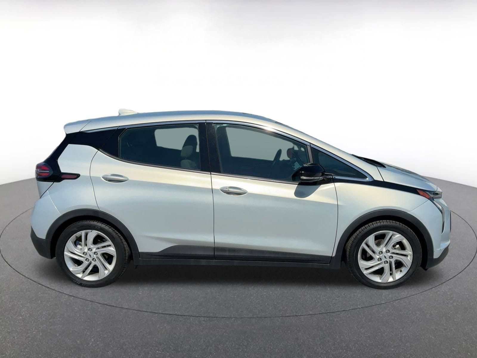 Thumbnail: 2023 Chevrolet Bolt EV - 7