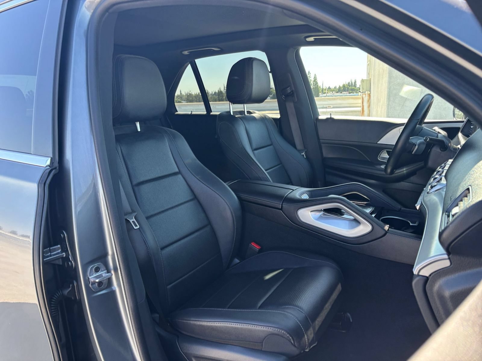Thumbnail: 2026 Mercedes-Benz GLE - 33