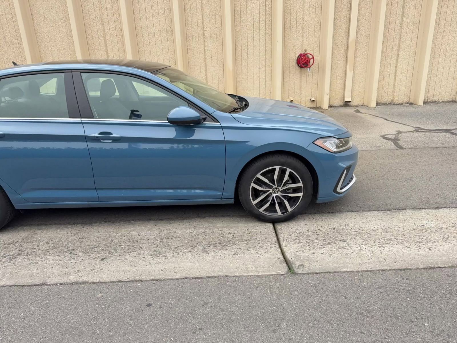 Thumbnail: 2025 Volkswagen Jetta - 16