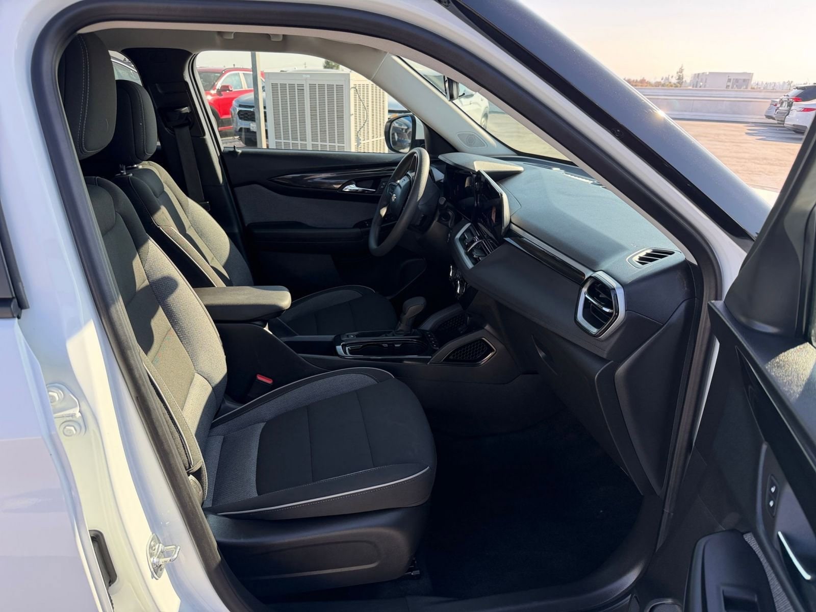 Thumbnail: 2025 Chevrolet TrailBlazer - 34