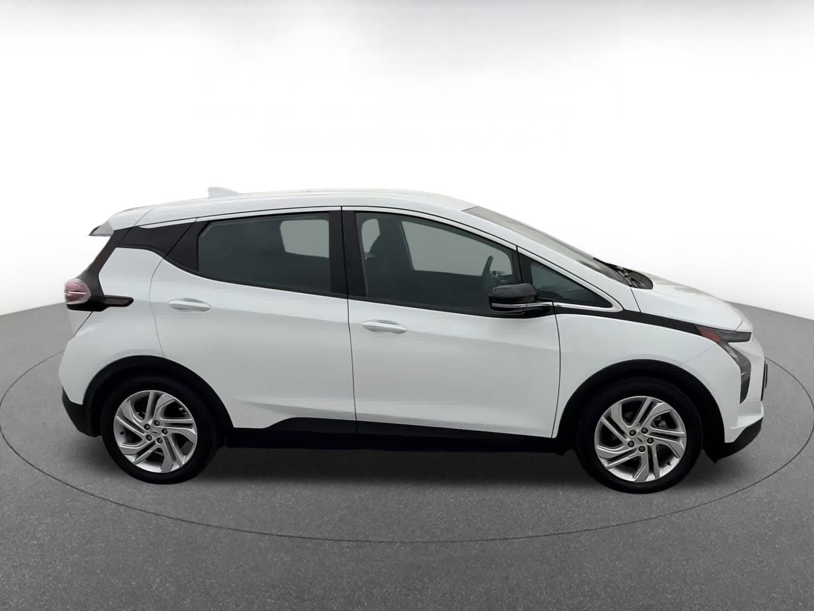 Thumbnail: 2023 Chevrolet Bolt EV - 15