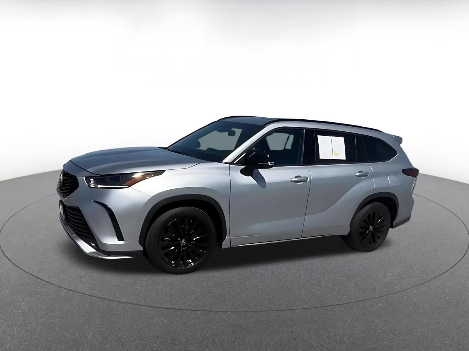 Thumbnail: 2024 Toyota Highlander - 8