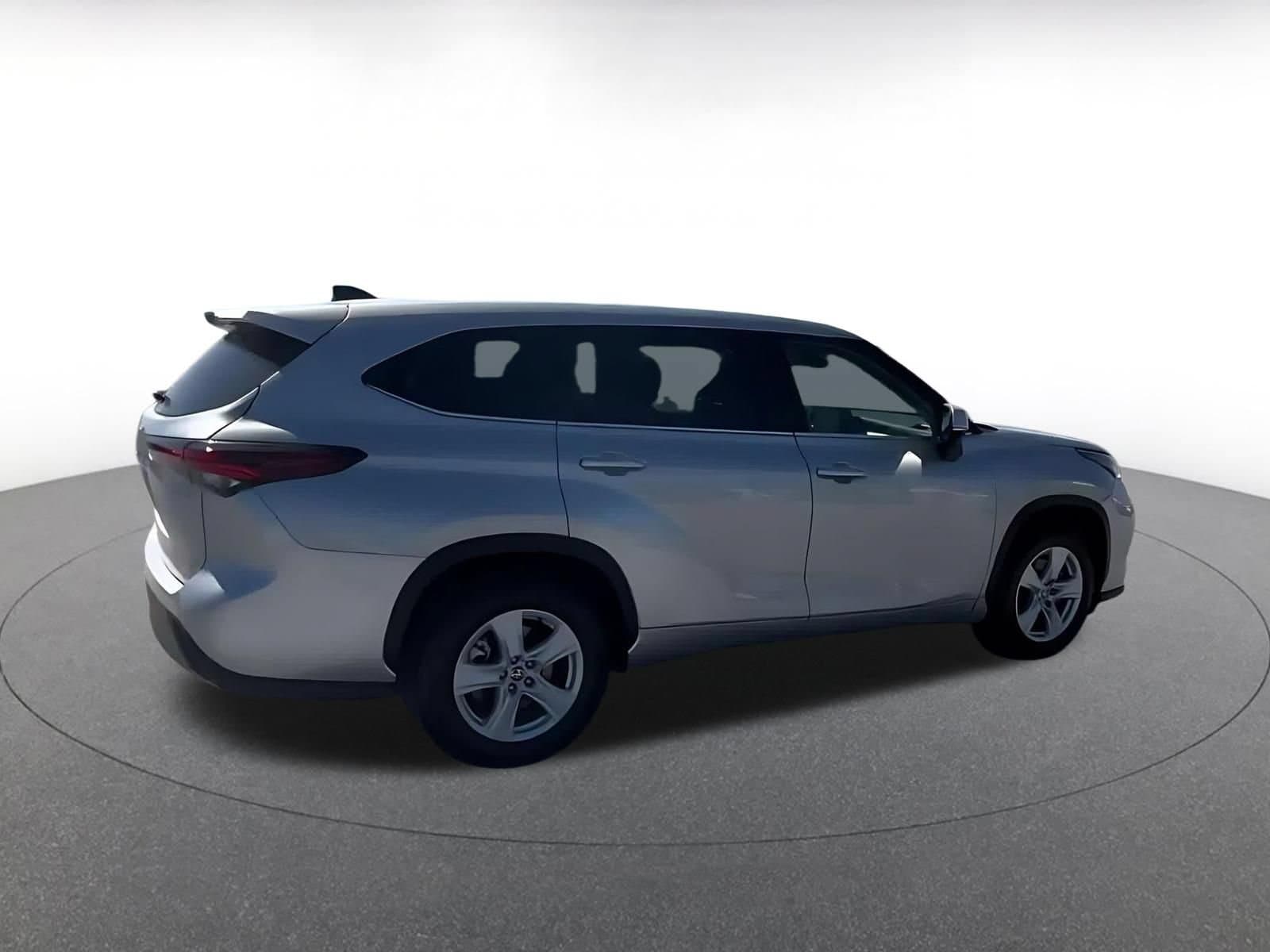 Thumbnail: 2025 Toyota Highlander - 14