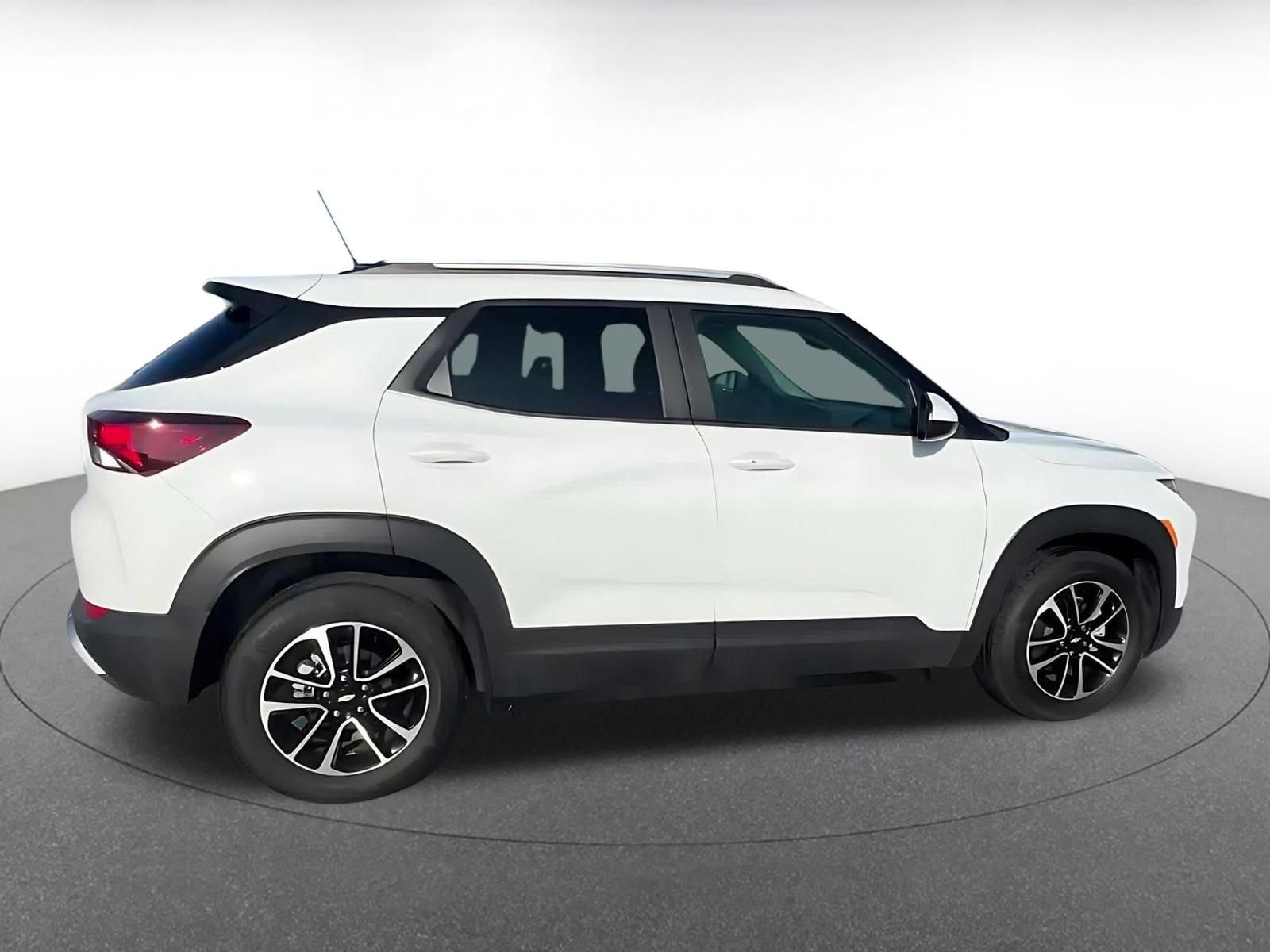 Thumbnail: 2025 Chevrolet TrailBlazer - 15