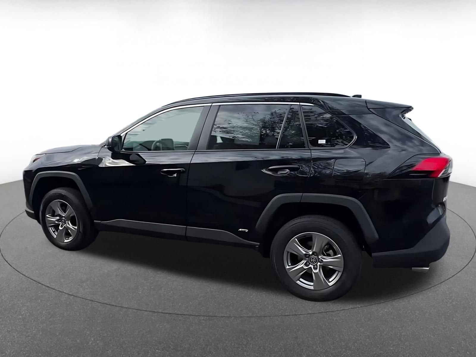 Thumbnail: 2025 Toyota RAV4 - 10