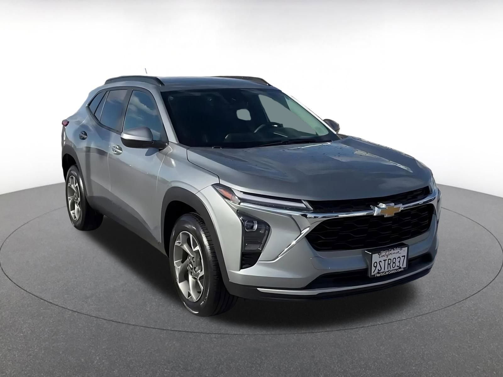Thumbnail: 2025 Chevrolet Trax - 3