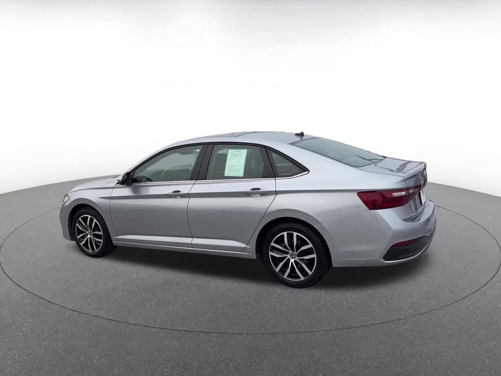 Thumbnail: 2025 Volkswagen Jetta - 10