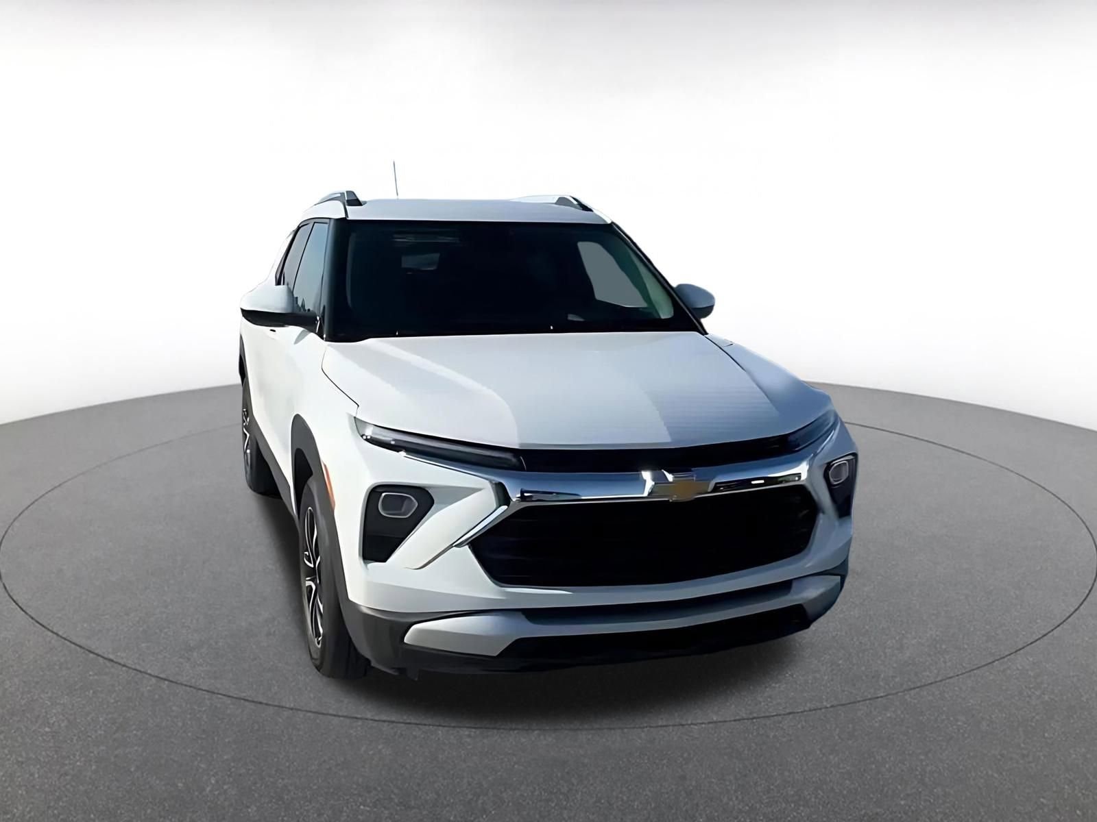 Thumbnail: 2025 Chevrolet TrailBlazer - 3