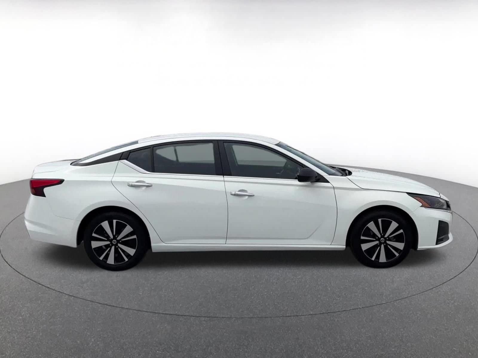Thumbnail: 2025 Nissan Altima - 15