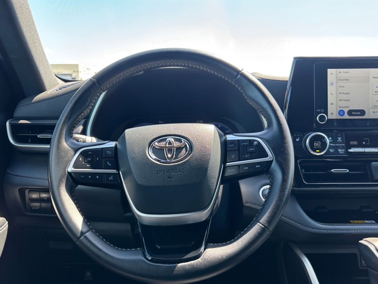 Thumbnail: 2025 Toyota Highlander - 30