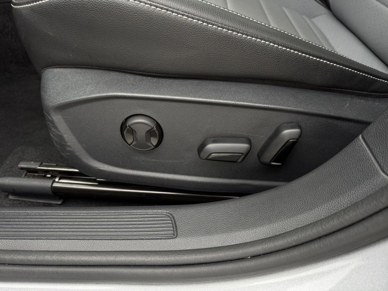 Thumbnail: 2025 Volkswagen Jetta - 22