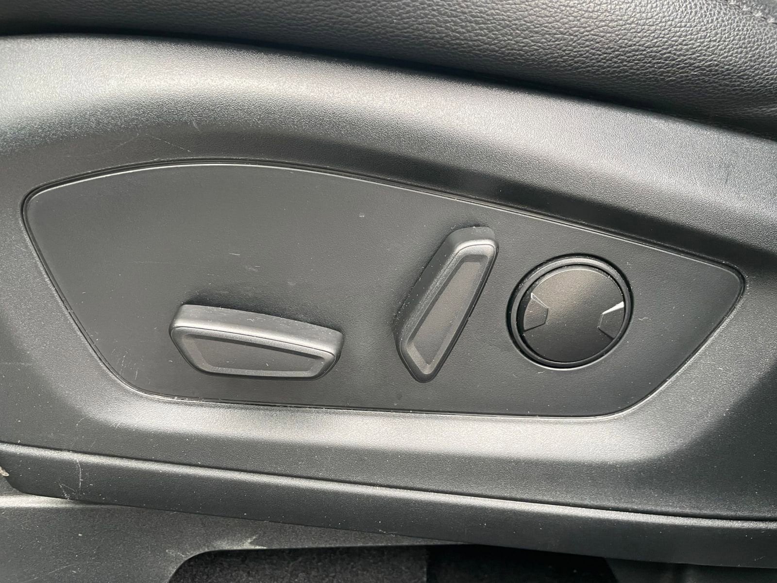 Thumbnail: 2023 Ford Explorer - 23