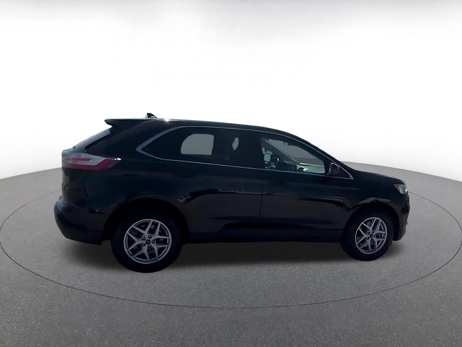 Thumbnail: 2024 Ford Edge - 15