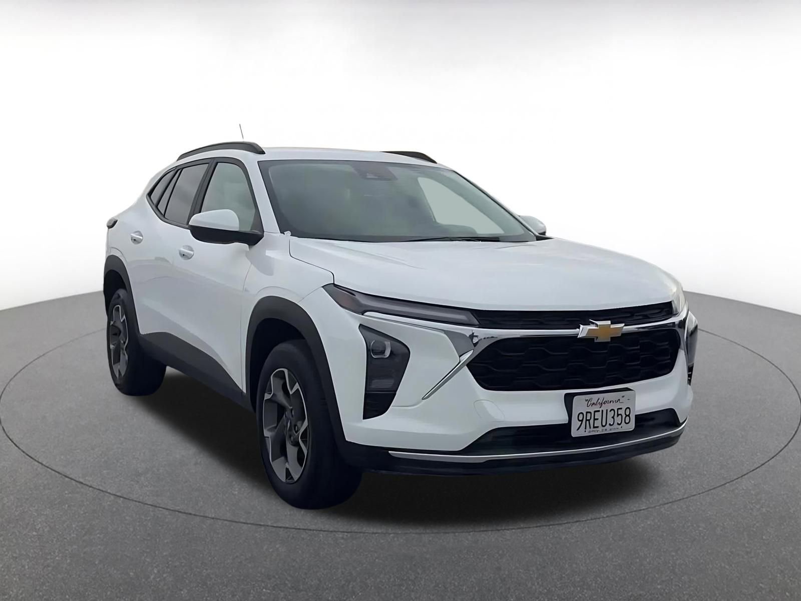 Thumbnail: 2025 Chevrolet Trax - 3