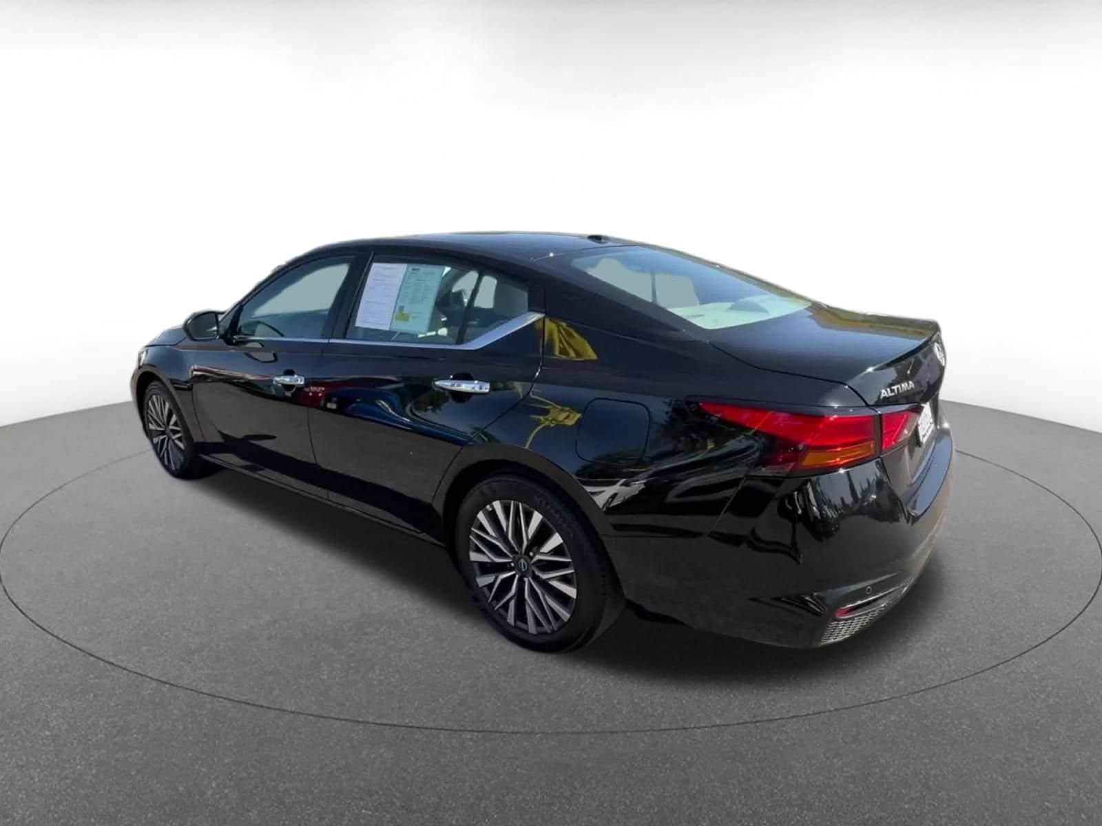Thumbnail: 2025 Nissan Altima - 8