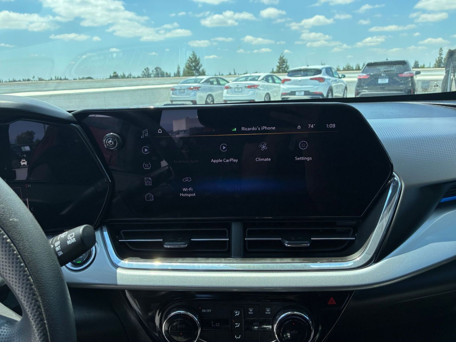 Thumbnail: 2025 Chevrolet Trax - 17