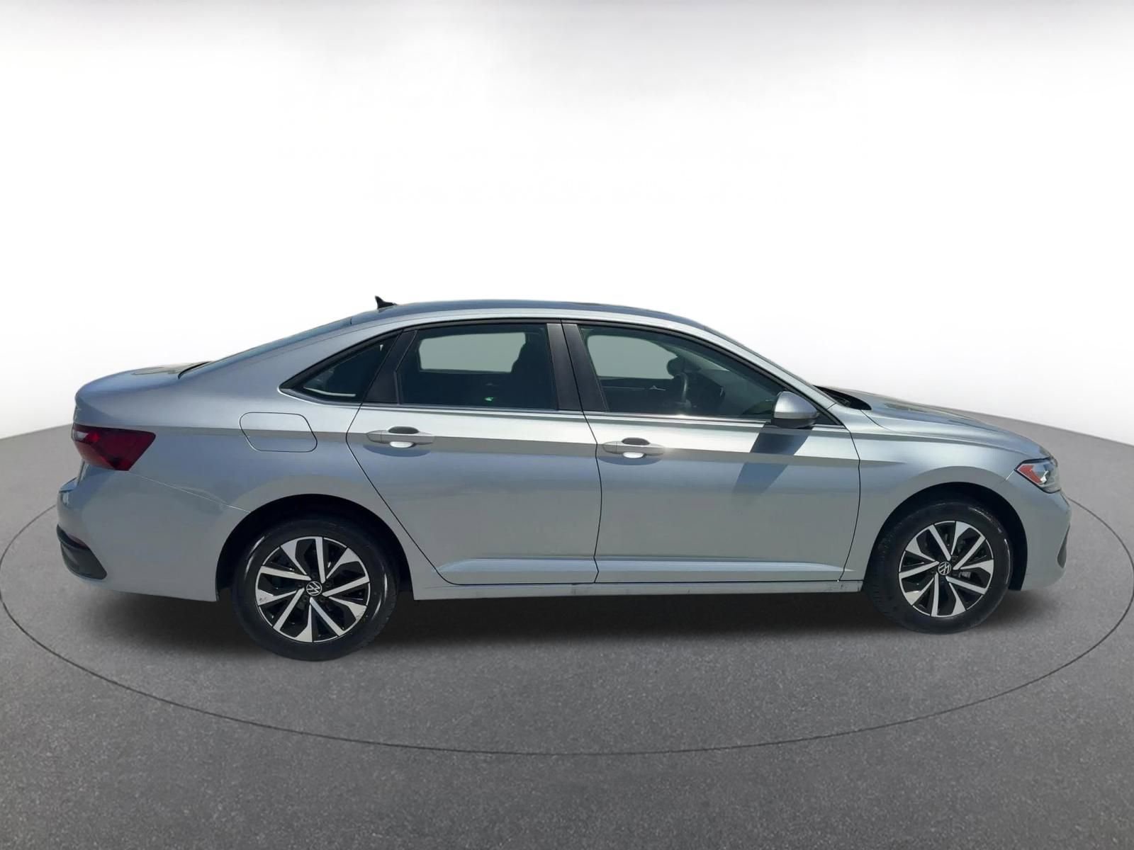 Thumbnail: 2024 Volkswagen Jetta - 16
