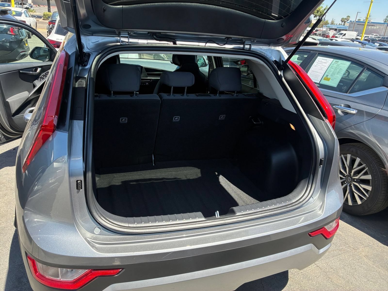 Thumbnail: 2026 Kia Niro - 29