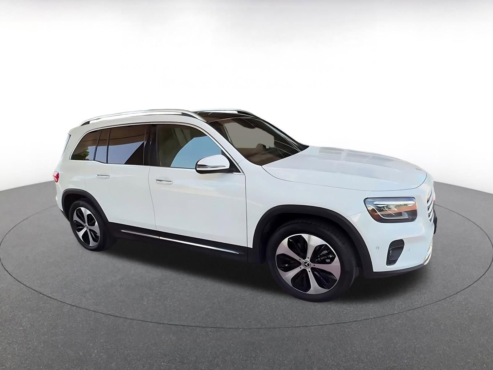 Thumbnail: 2025 Mercedes-Benz GLB - 2
